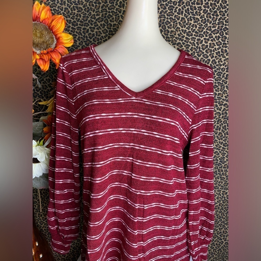 🌴3/$30🌴DOE & RAE Red Striped Long Balloon Sleeve Open Keyhole Back Top NWT - Picture 6 of 13